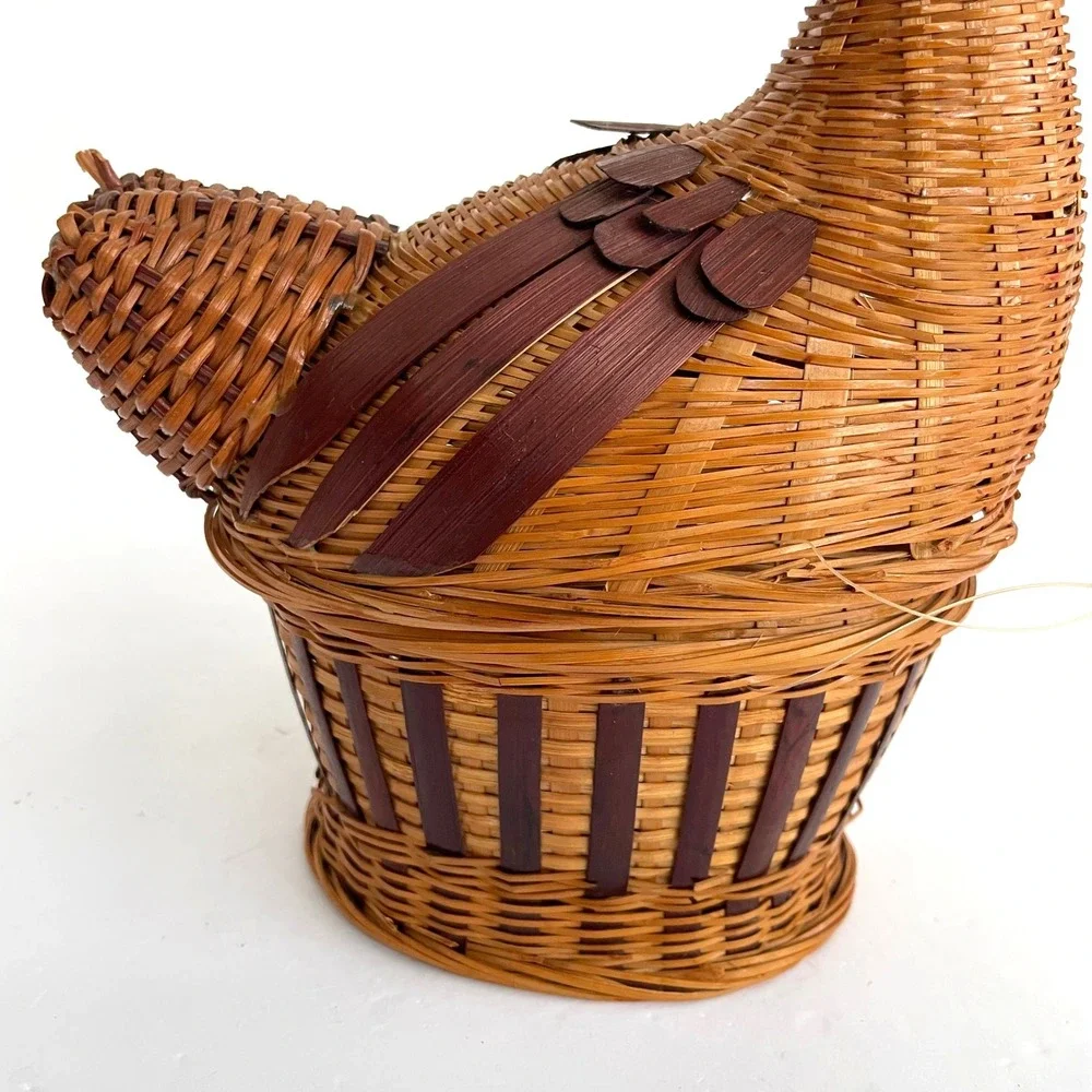 Vintage‎ 80s Goose Pinestraw Basket Hand Woven Wicker Figural Bird Decor Lidded